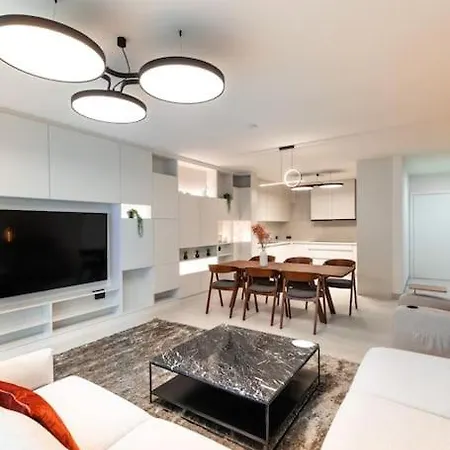 Апартаменты Henry's Appt With A Private 413 - Shared Kitchen Люксембург
