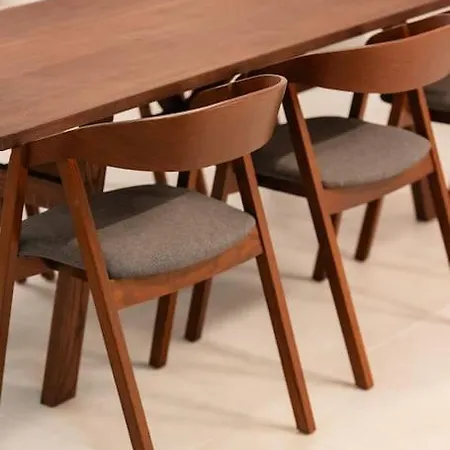 Henry's Appt With A Private 413 - Shared Kitchen شقة *