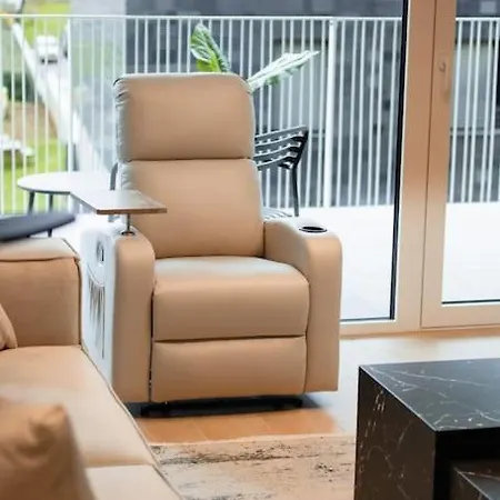 Henry's Appt With A Private 413 - Shared Kitchen Apartment