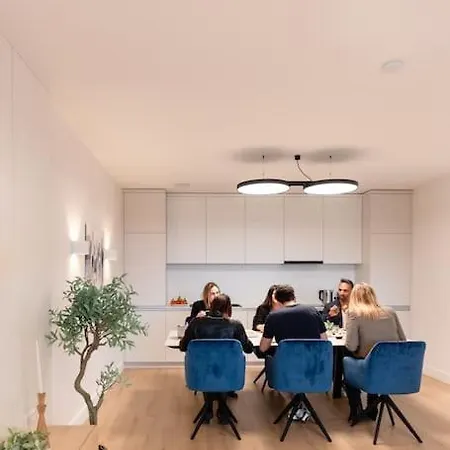 Apartament Henry's Appt With A Private 413 - Shared Kitchen