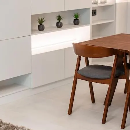 Apartament Henry's Appt With A Private 413 - Shared Kitchen