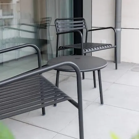 Henry's Appt With A Private 413 - Shared Kitchen Apartament *