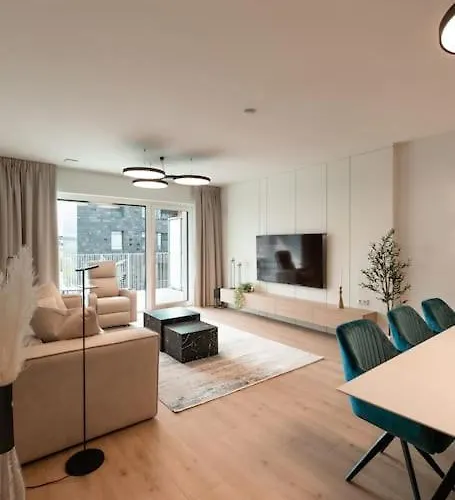 Henry's Appt With A Private 413 - Shared Kitchen * לוקסמבורג