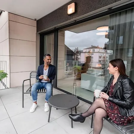 Henry's Appt With A Private 413 - Shared Kitchen Appartement *