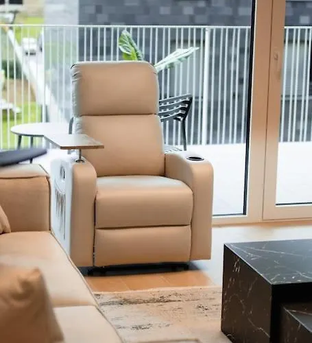 Henry's Appt With A Private 413 - Shared Kitchen Apartment